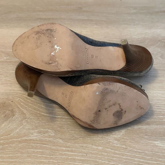 Coach Women's Bergen Soft Crackled Leather Beaded Flower Heel Pump 10B - Picture 6 of 9